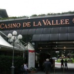 Scattano le manette per due cambisti del casinò di Saint Vincent