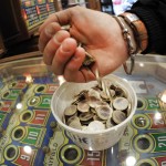 Accusa il marito di giocare troppo: moglie vince alla lotteria un milione di dollari